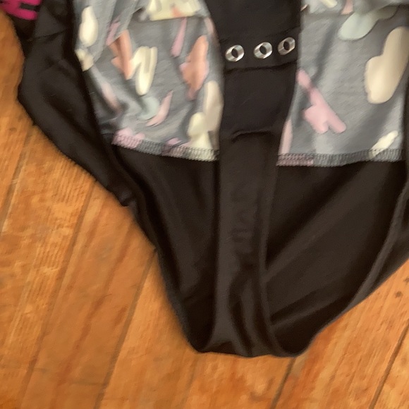 Body size 1X plus size - Picture 6 of 7